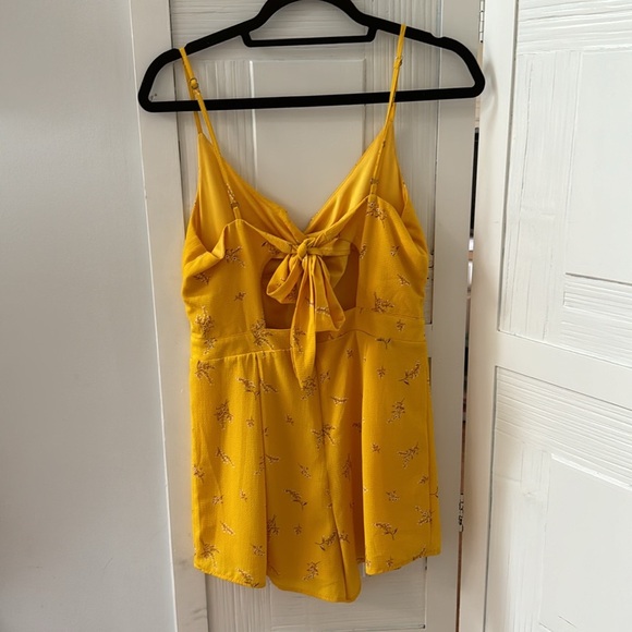 Yellow Fall Romper - Picture 3 of 4